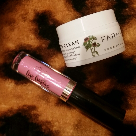 Name-Brand Makeup for a Reasonable Price! - Picture 4 of 7